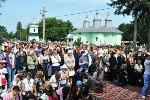 „Această biserică este un răspuns al credinţei oamenilor la credinţa generaţiilor trecute“ Poza 108018