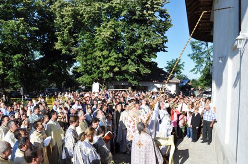 Biserica din Hândreşti, resfinţită după ample lucrări de consolidare şi rezidire Poza 108041