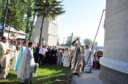 20 de ani de jertfă la biserica parohiei Dumbrăviţa-Ruginoasa Poza 108176