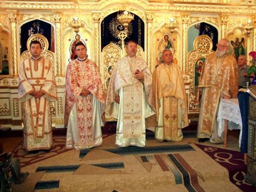 Un nou preot paroh în Parohia Buziaş I, Protopopiatul Lugoj Poza 108365