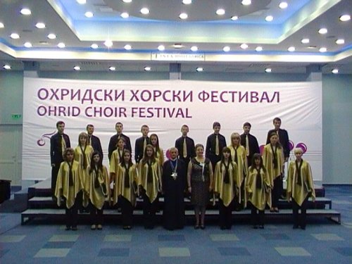 Corul arădean „Vestitorii“, premiat la Festivalul de la Ohrid Poza 108465