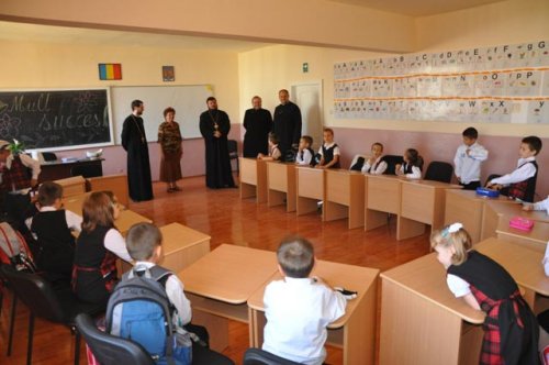 Binecuvântări arhiereşti la început de an şcolar la Zalău Poza 108619