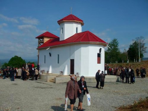 Hram la mănăstirea prahoveană Cornu Poza 108780