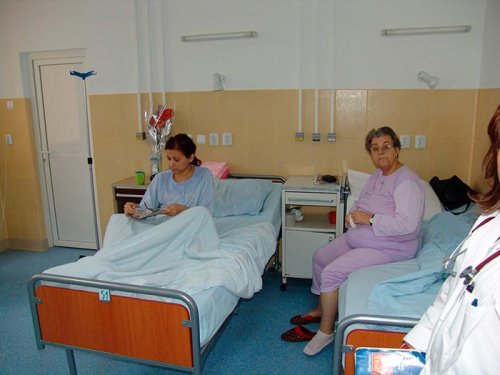Peste 5.000 de români pe listele de aşteptare pentru tratamentul hepatitelor Poza 108786