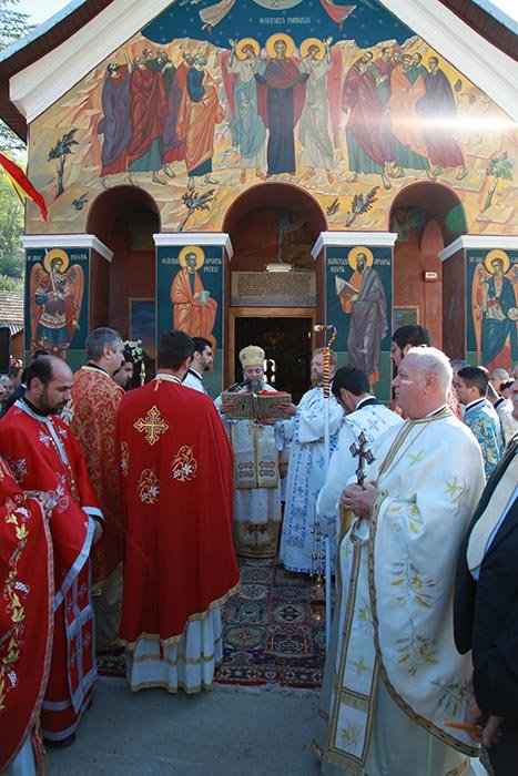 Biserica din Motru Sec a fost resfinţită Poza 108985