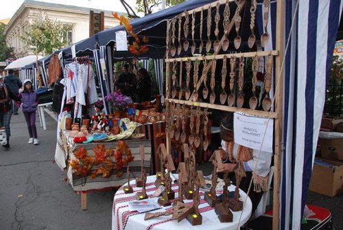 Meşteri şi meşteşuguri tradiţionale din Moldova Poza 109024
