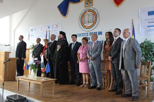 Zi festivă pentru studenţii teologi din Râmnicu Vâlcea Poza 109019