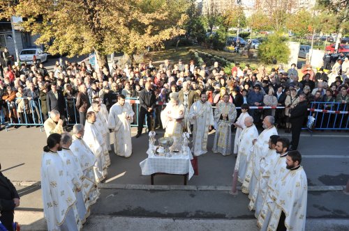 Sărbătoarea Sfintei Cuvioase Parascheva la Biserica Parcul Călăraşi din Bucureşti