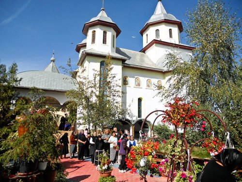 Satul lui Dumnezeu din Mănăstirea Dumbrava Poza 109368