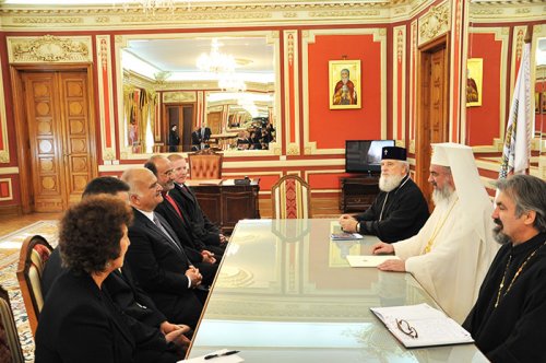 Prinţul El-Hassan bin Talaal al Iordaniei în vizită la Patriarhia Română Poza 109515