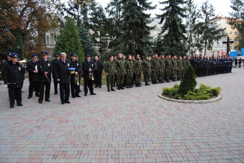 Ziua Armatei, sărbătorită la Caransebeş Poza 109555