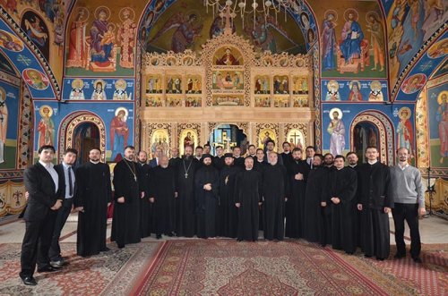 A doua promoţie a Seminarului ortodox ieşean a aniversat 10 ani de la absolvire Poza 109659