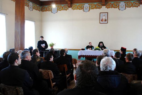 Preoţii din Protoieria Craiova Nord, în conferinţă Poza 109682