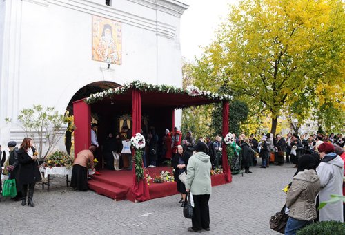 Sărbătoarea Sfântului Nectarie Taumaturgul Poza 109834