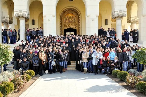 Cea mai mare întâlnire a tinerilor ortodocşi ardeleni Poza 110026