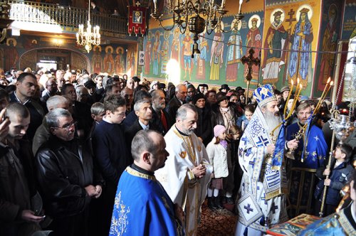 Moment de binecuvântare la Biserica „Sfânta Parascheva“ din Iaşi Poza 110320