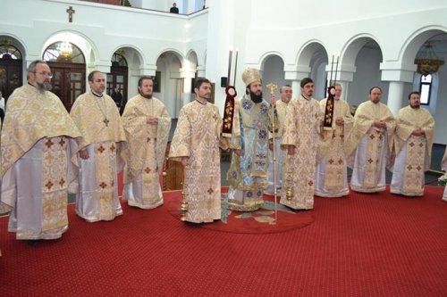 Conferinţă pastoral -misionară a preoţilor din Protopopiatul Caransebeş Poza 110366