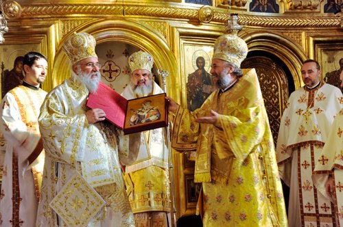 Sfântul Apostol Andrei a fost sărbătorit cu fast la Galaţi Poza 110379