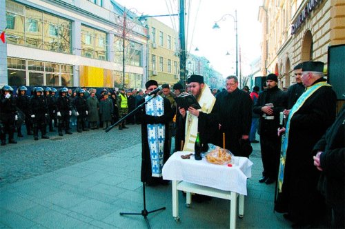 Te Deum şi pomenire la Sibiu de Ziua Naţională Poza 110399