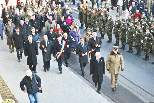 Manifestări dedicate Zilei Naţionale la Râmnicu Vâlcea Poza 110460