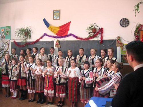 Manifestări cultural-religioase la Zilele Şcolii Girov Poza 110772