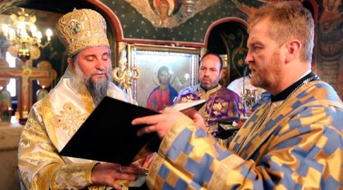 Slujbă arhierească la Biserica „Sfântul Nicolae“ - Craioviţa I Poza 110832