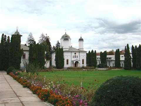 Liturghie arhierească în Catedrala arhiepiscopală din Râmnic Poza 91325