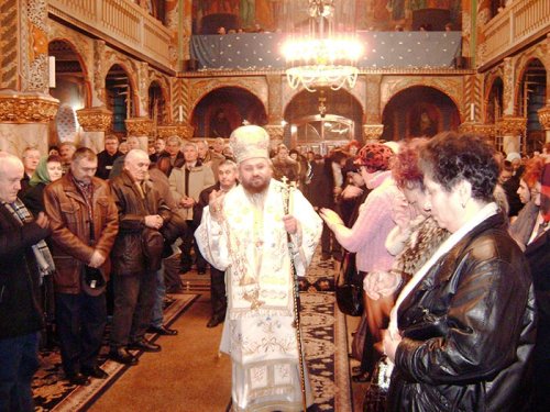 PS Gurie a vorbit despre Sfântul Botez la Catedrala din Deva Poza 91323