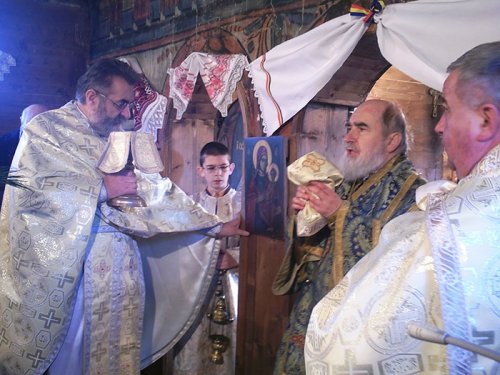 Liturghie arhierească la biserica Spitalului Judeţean din Arad Poza 91463