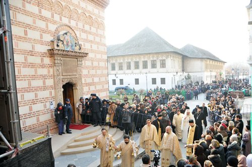 Locuitorul pustiului cinstit în mijlocul cetăţii Poza 91466