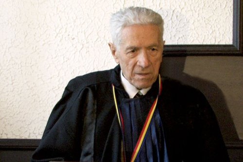 Vasile Popeangă, un emerit profesor arădean, a plecat la Domnul Poza 91555