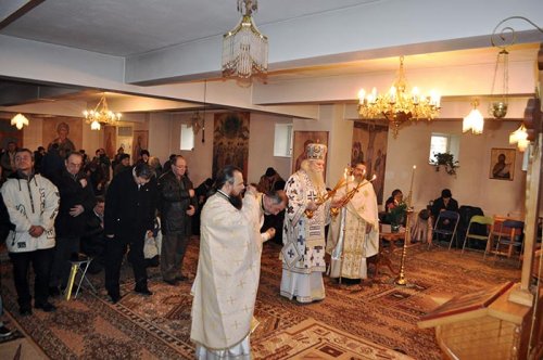 Prima Liturghie arhierească în parohia „Sfinţii Împăraţi Constantin şi Elena“ - Galata din Iaşi Poza 91631