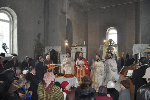 Sfântul Ierarh Grigorie Teologul, cinstit în parohia Rediu Poza 91686