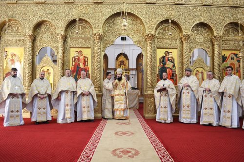 Sfinţii Trei Ierarhi, pomeniţi de teologii bănăţeni Poza 91828