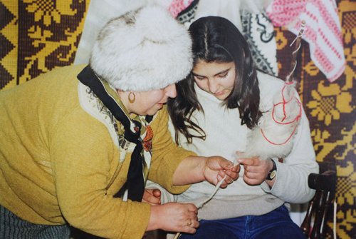Tradiţia ţesutului pe meleaguri oltene Poza 92076