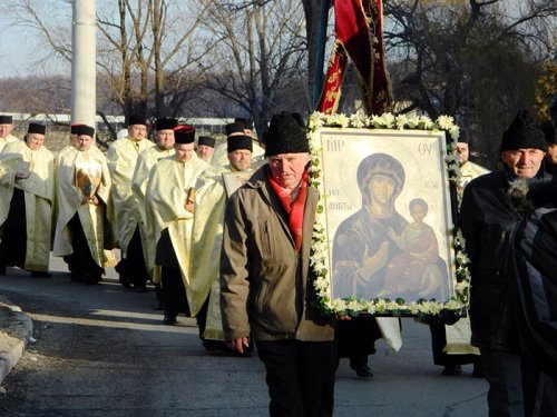 Procesiuni închinate Duminicii Ortodoxiei în Protopopiatul Oneşti Poza 92392