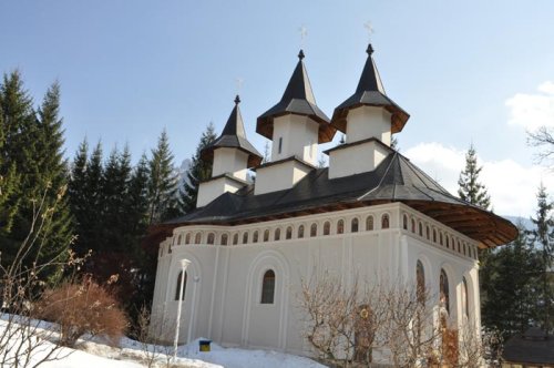 Pregătire duhovnicească pentru hramul Mănăstirii Durău Poza 92710