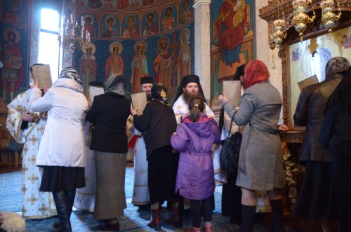 „Hora sfinţilor“ la Mănăstirea Sihăstria Poza 355823