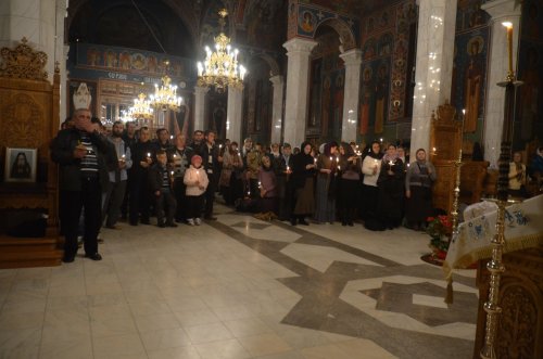 „Hora sfinţilor“ la Mănăstirea Sihăstria Poza 355827