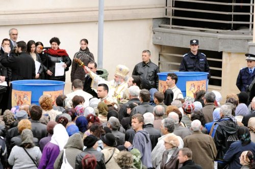 Maica Domnului, icoana cea vie a Bisericii Poza 93220