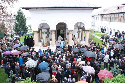 Slujire arhierească la Mănăstirea Brâncoveni Poza 93249