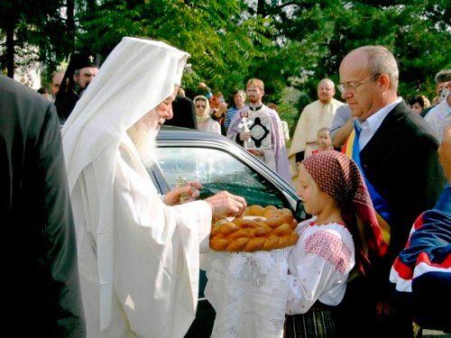 „Comunitatea din Stăuceni se mândreşte cu personalitatea patriarhului Teoctist“ Poza 93385