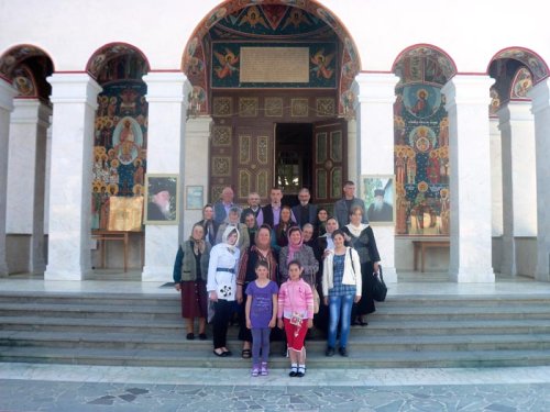 Credincioşi din parohia Uda, în pelerinaj la mănăstirile nemţene Poza 93386