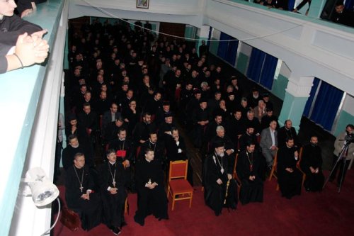 „Episcopul Melchisedec Ştefănescu - 120 de ani de la naşterea în ceruri“ Poza 93500