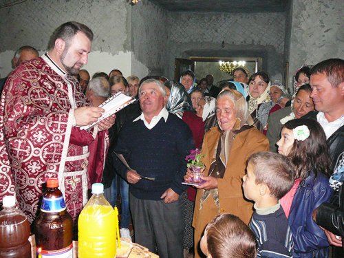 Moment festiv în parohia Glodenii Gândului Poza 93572