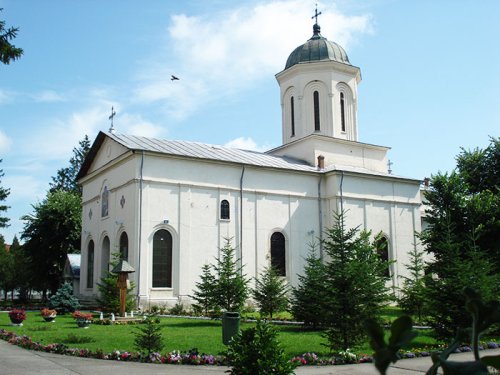 Ghighiu, mănăstirea ocrotită de Stăpâna îngerilor Poza 93596