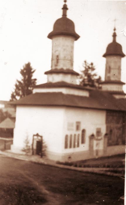Mănăstirea suceveană Râşca la începutul regimului comunist Poza 93703