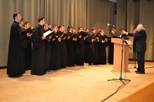 Corul preoţilor Episcopiei Caransebeşului a concertat la Gyula Poza 93886