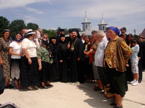 Sărbătoare la Mănăstirea Ivăneşti din judeţul Vaslui Poza 94149