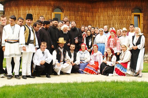 De 18 ani, tabără duhovnicească la Mănăstirea Oaşa Poza 94301
